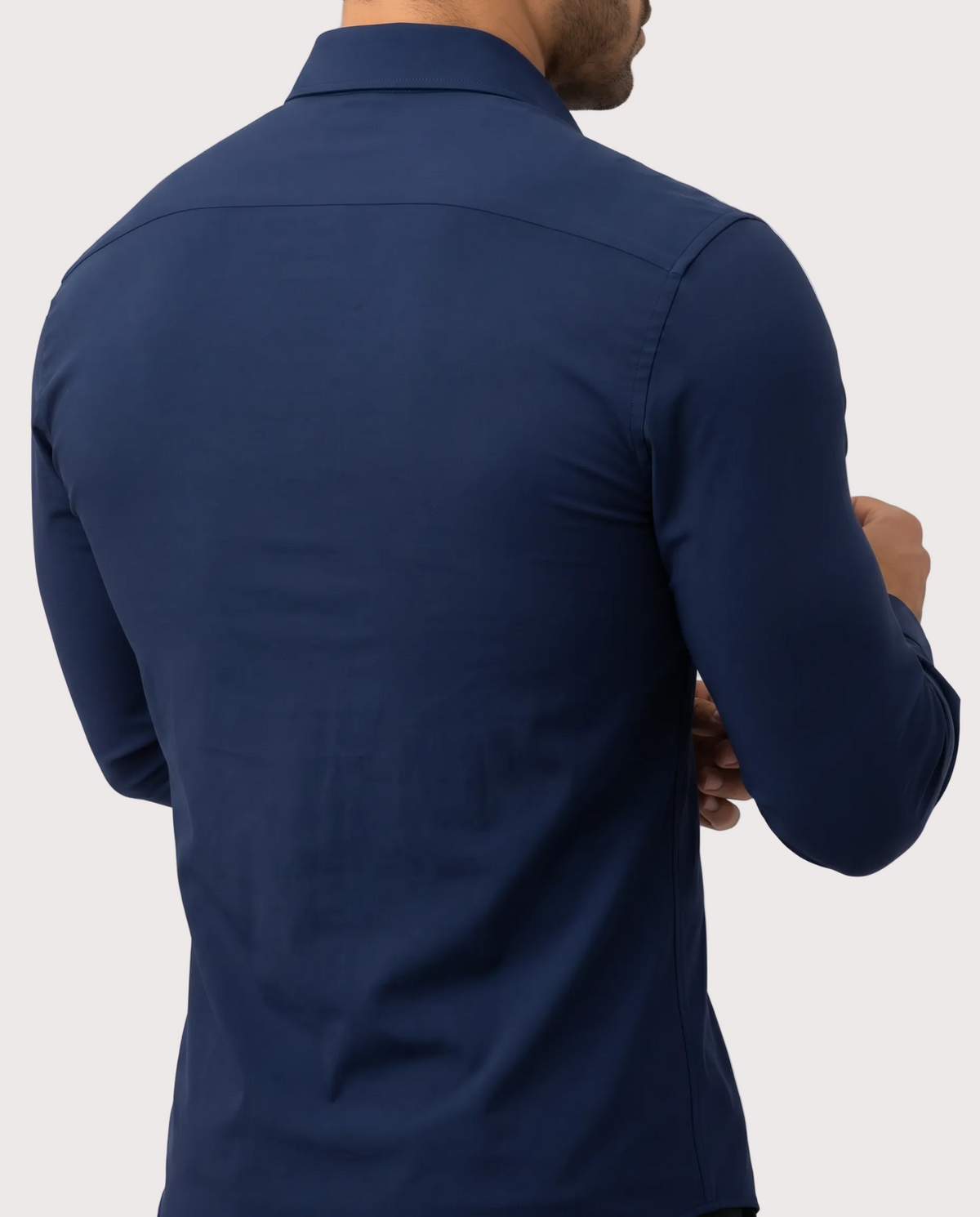 La camisa de vestir elástica