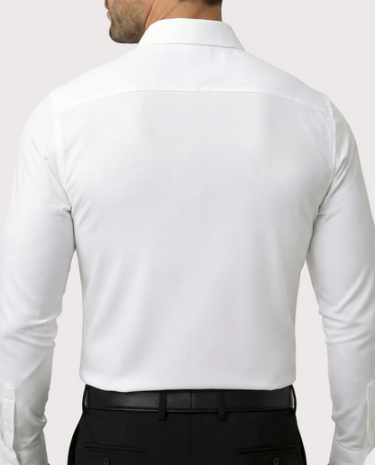 La camisa de vestir elástica